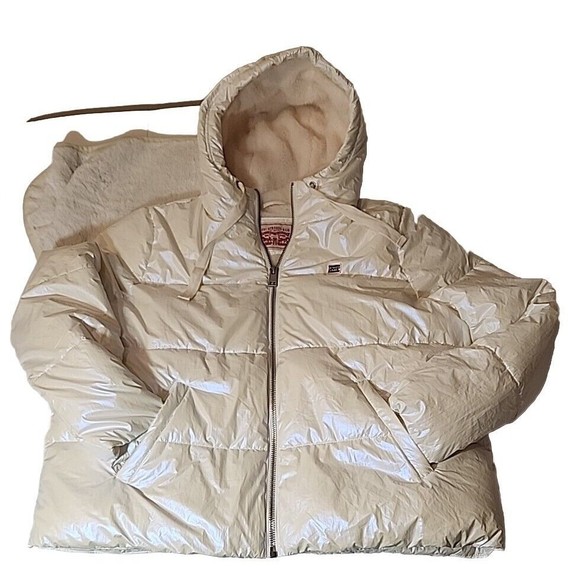 Levi Strauss Womens XL Shiny White Puffer Jacket Coat Sherpa hood MSRP $180 B026